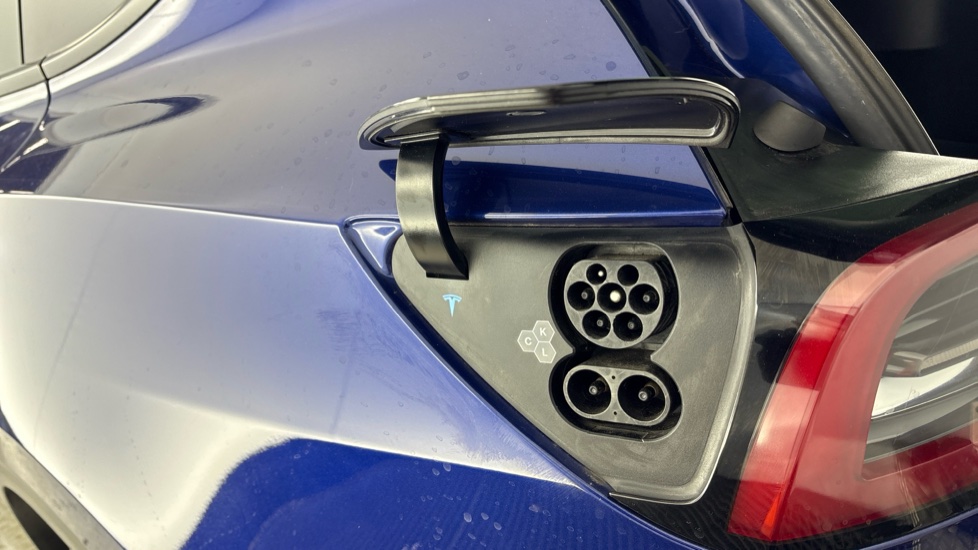TESLA MODEL Y HATCHBACK Long Range AWD 5dr Auto