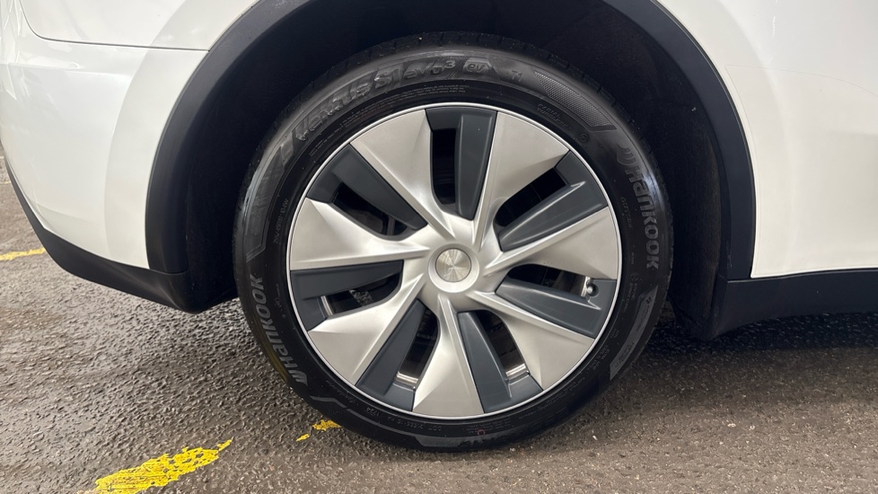 TESLA MODEL Y HATCHBACK Long Range AWD 5dr Auto