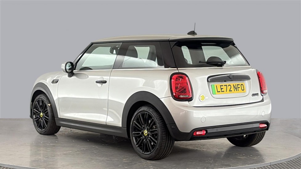 MINI HATCHBACK Image 3