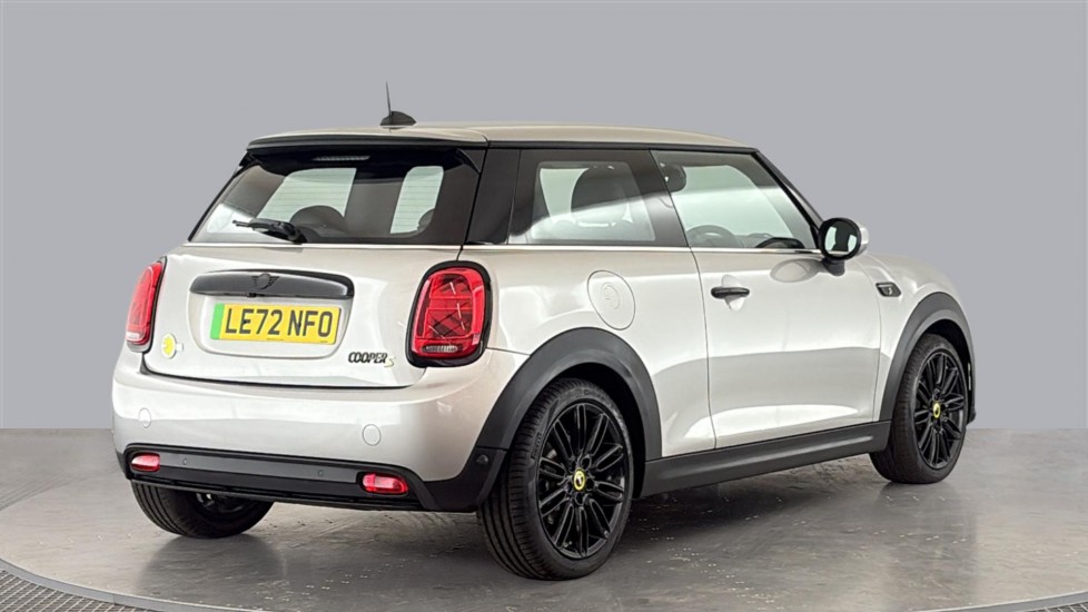 MINI HATCHBACK Image 5