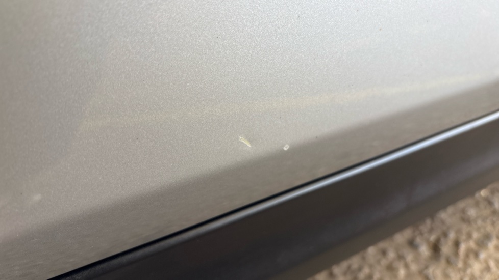 MINI HATCHBACK chip and dent