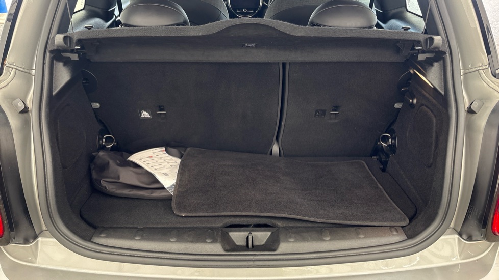 MINI HATCHBACK Image 15