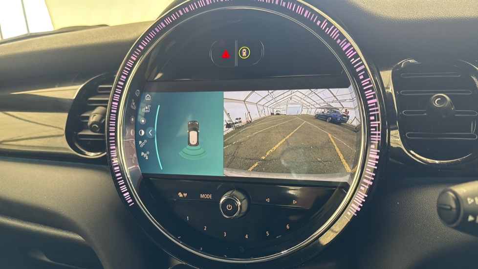 MINI HATCHBACK reverse camera