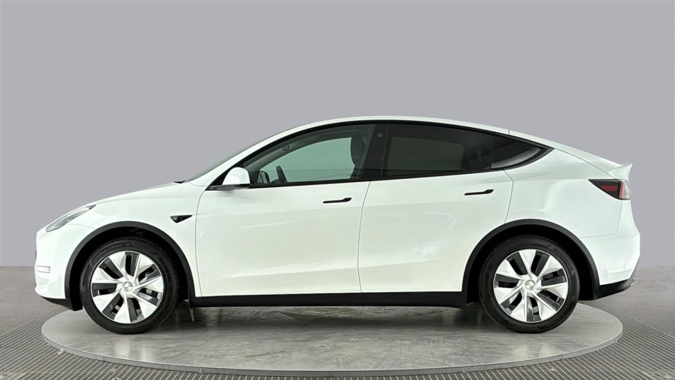 TESLA MODEL Y Image 2