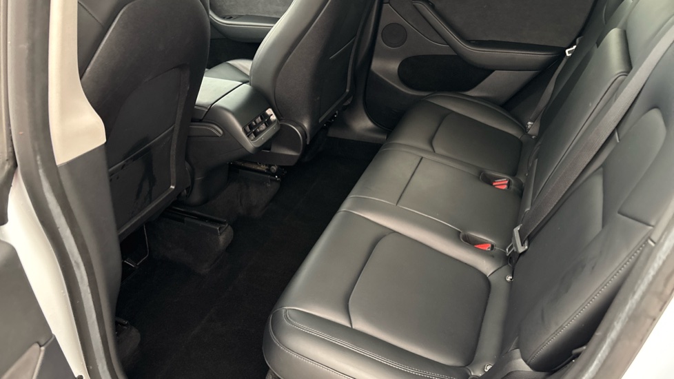 TESLA MODEL Y Image 14