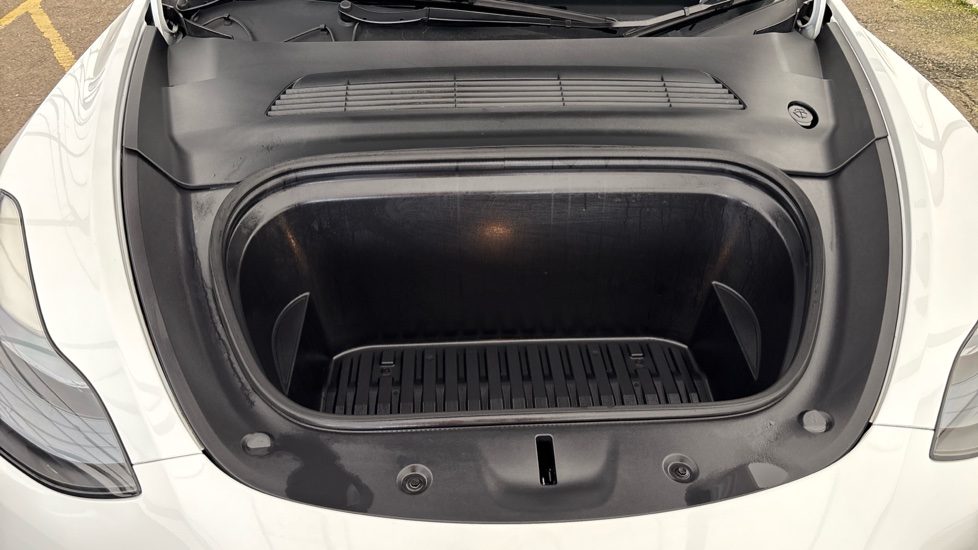TESLA MODEL Y Image 16