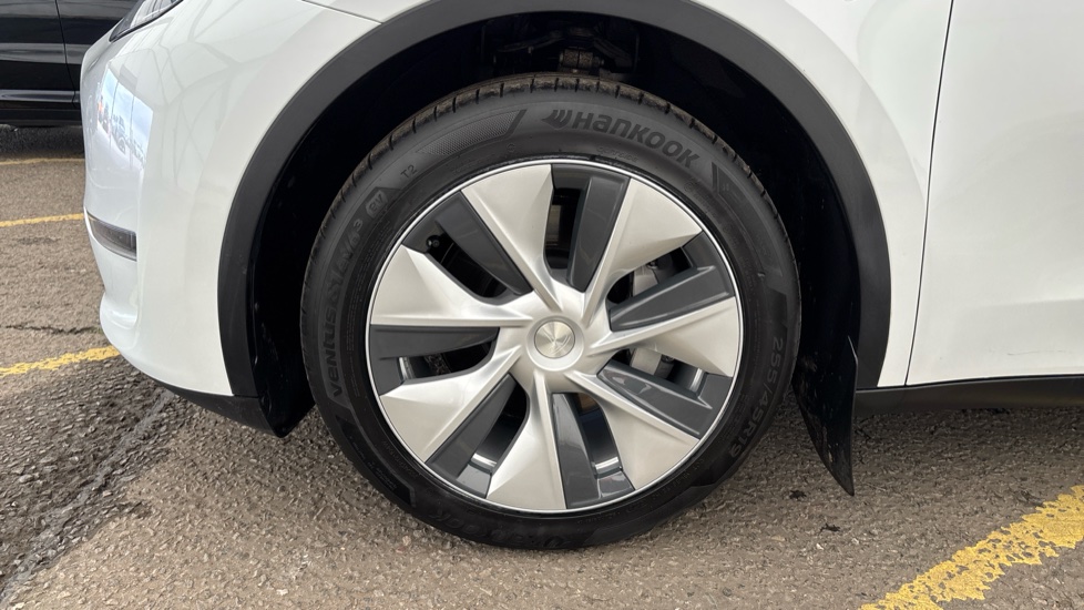 TESLA MODEL Y Image 17