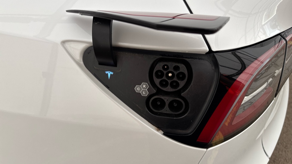 TESLA MODEL Y Image 21