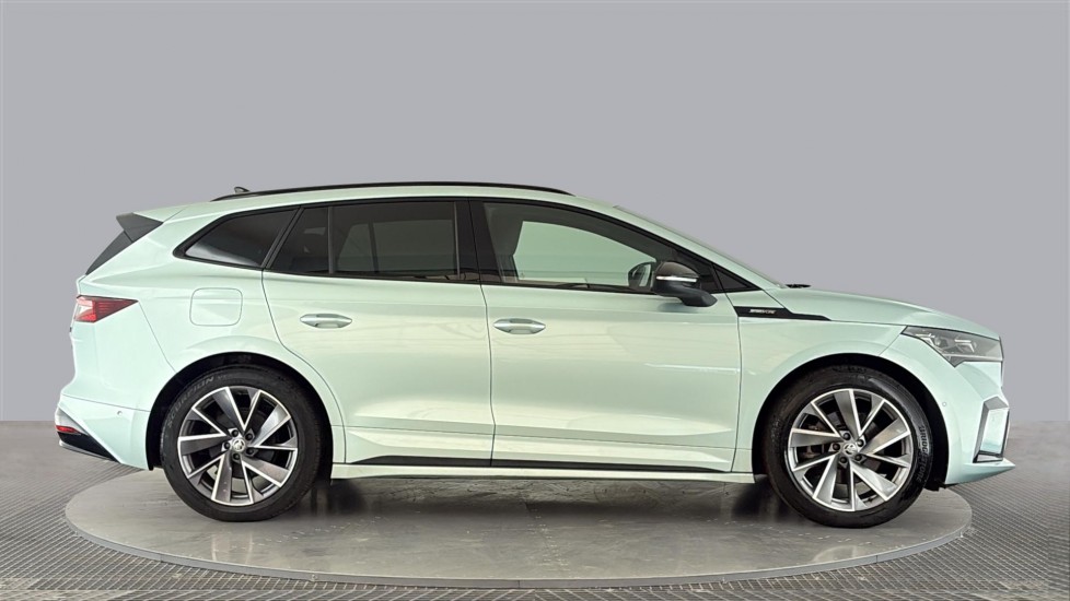 SKODA ENYAQ Image 6