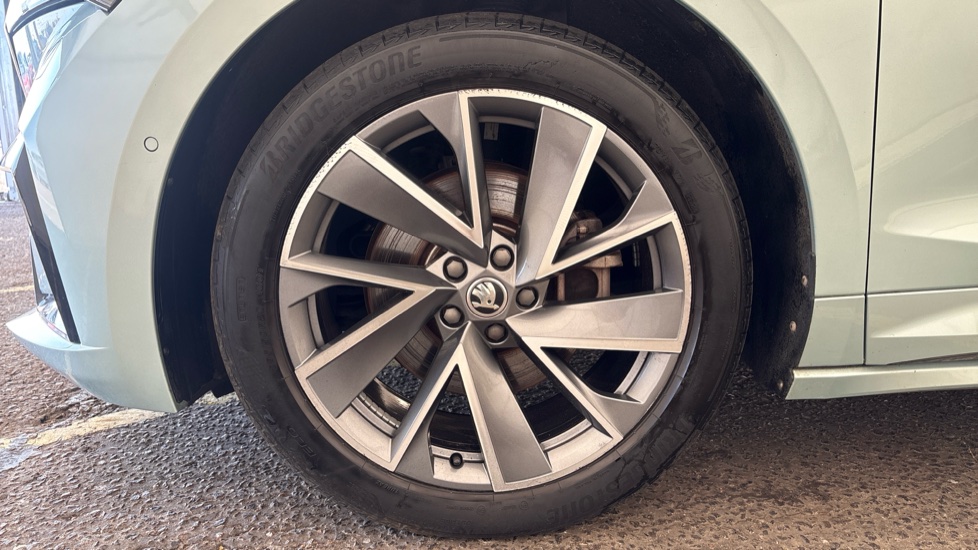 SKODA ENYAQ Image 17