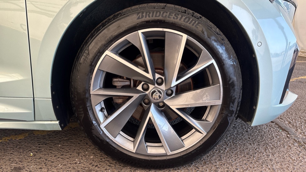 SKODA ENYAQ Image 20