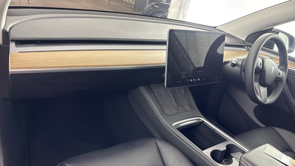 TESLA MODEL Y HATCHBACK RWD 5dr Auto