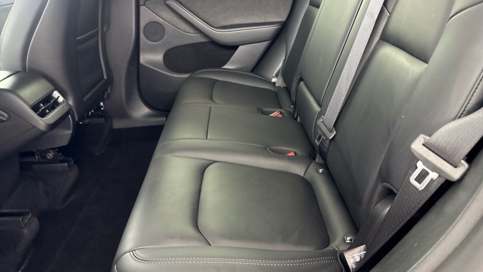 TESLA MODEL Y HATCHBACK RWD 5dr Auto