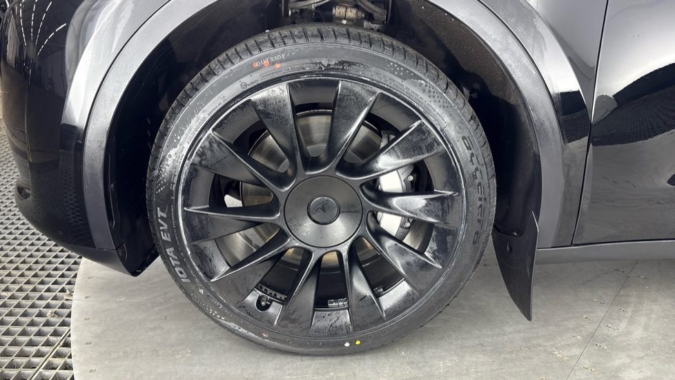 TESLA MODEL Y HATCHBACK RWD 5dr Auto