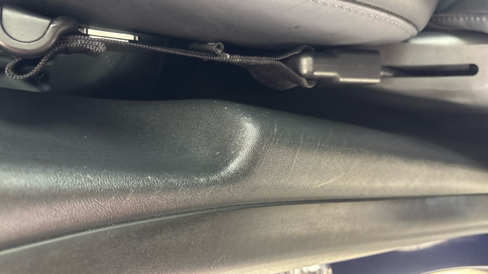 TESLA MODEL Y scratches