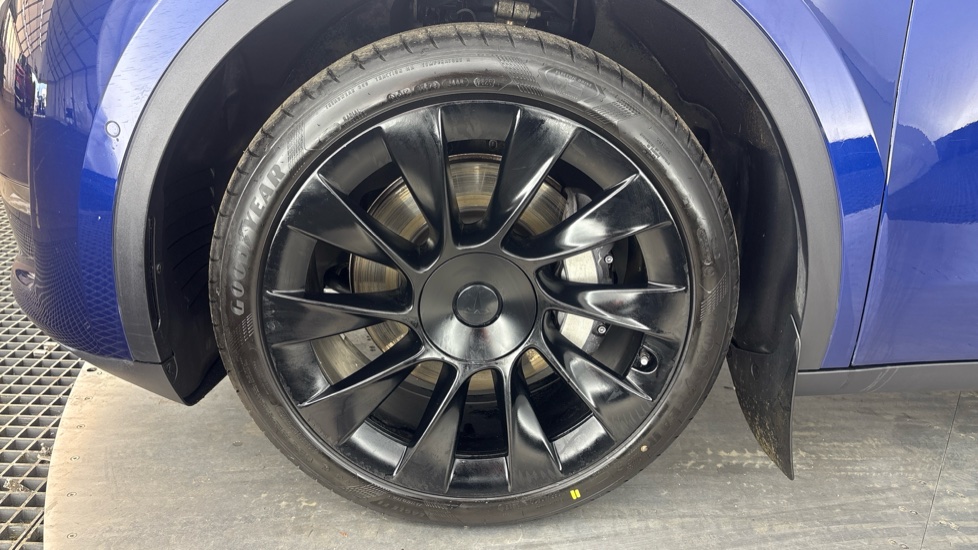 TESLA MODEL Y Image 17