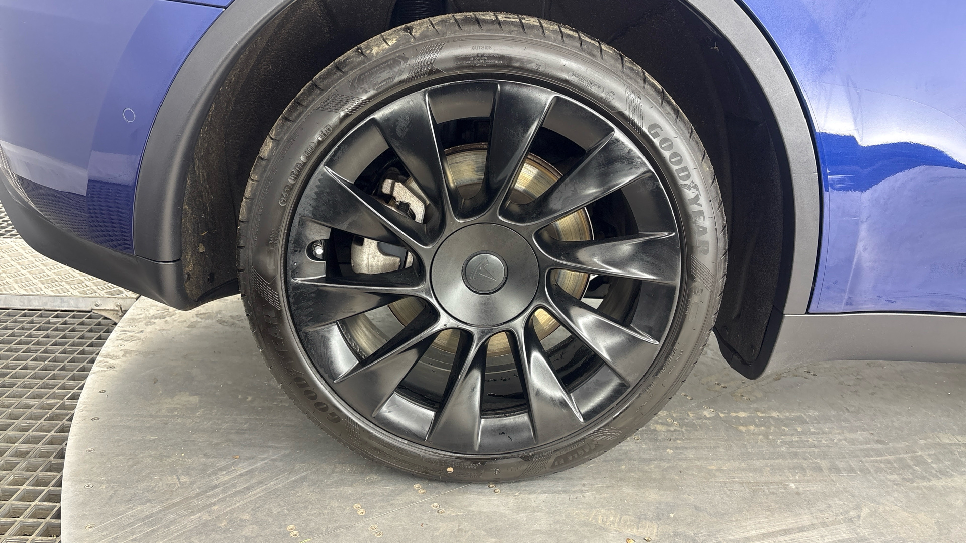 TESLA MODEL Y MODEL Y HATCHBACK Long Range AWD 5dr Auto