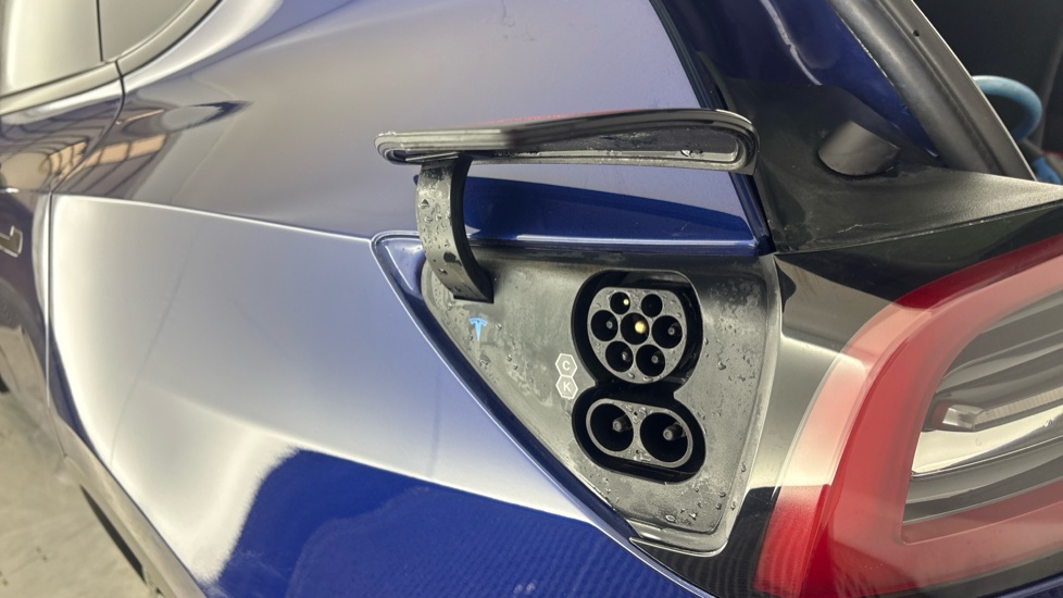 TESLA MODEL Y Image 21