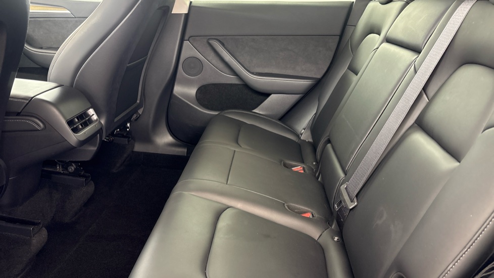 TESLA MODEL Y HATCHBACK RWD 5dr Auto