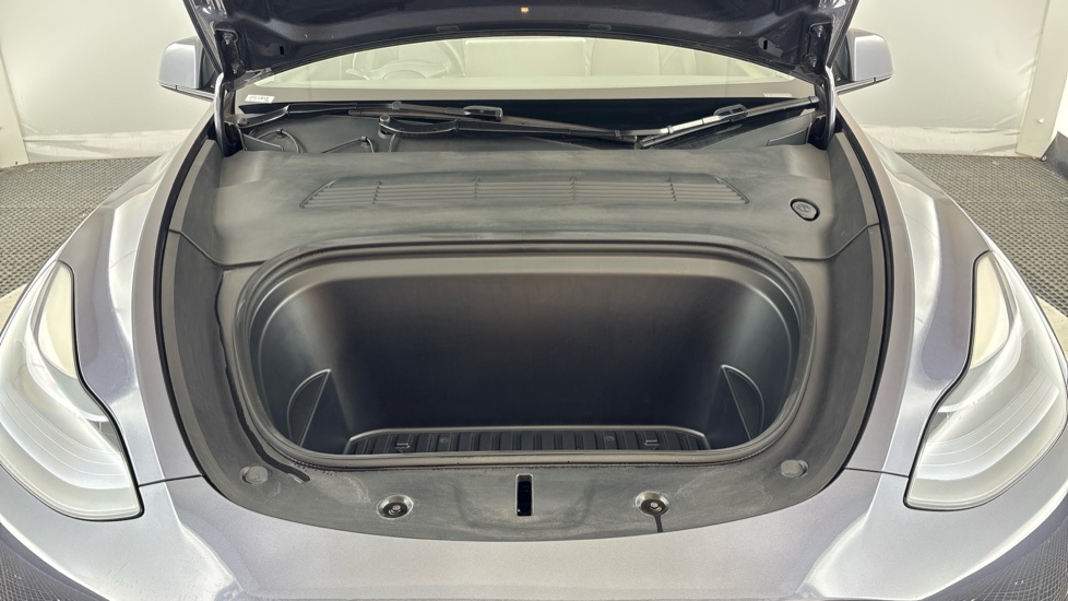 TESLA MODEL Y HATCHBACK RWD 5dr Auto