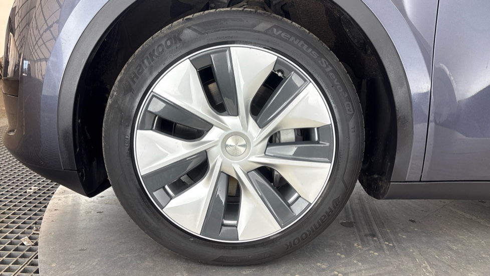 TESLA MODEL Y HATCHBACK RWD 5dr Auto