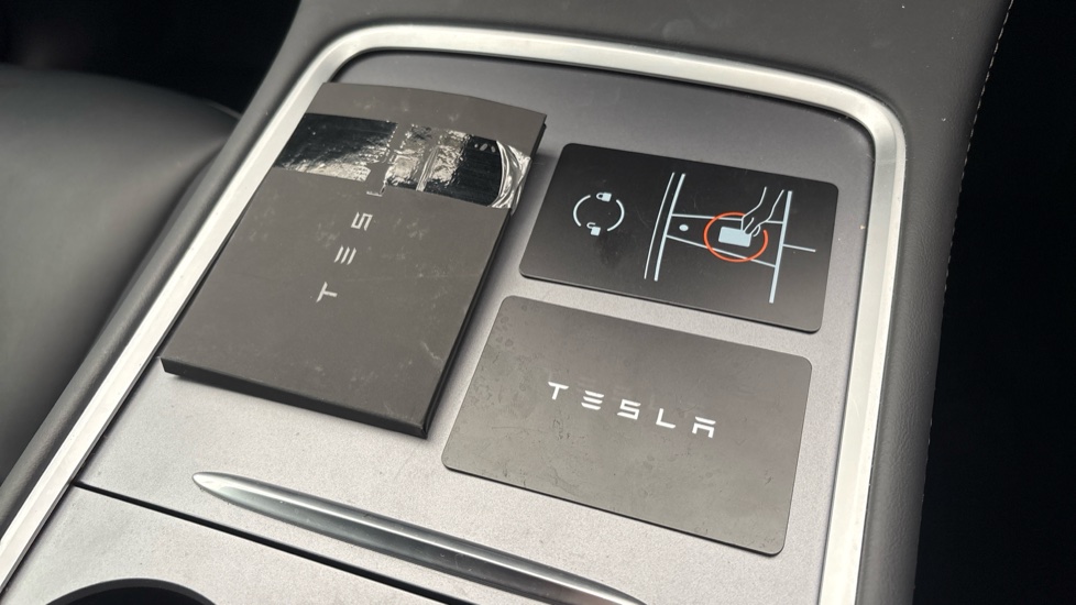 TESLA MODEL Y HATCHBACK RWD 5dr Auto