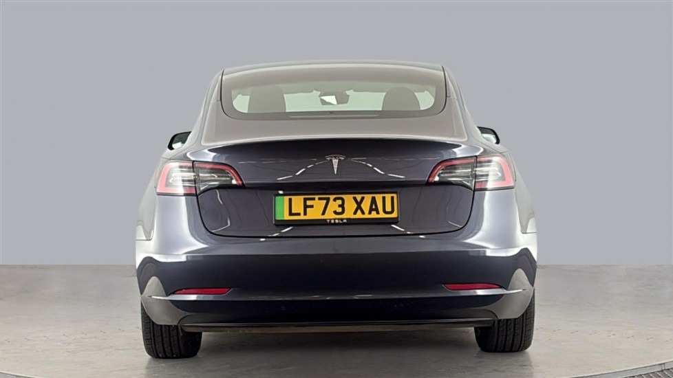TESLA MODEL 3 Image 4