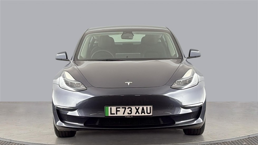 TESLA MODEL 3 Image 8