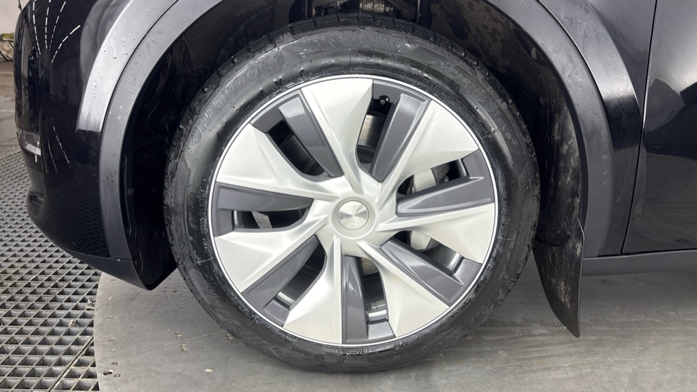 TESLA MODEL Y HATCHBACK Long Range AWD 5dr Auto
