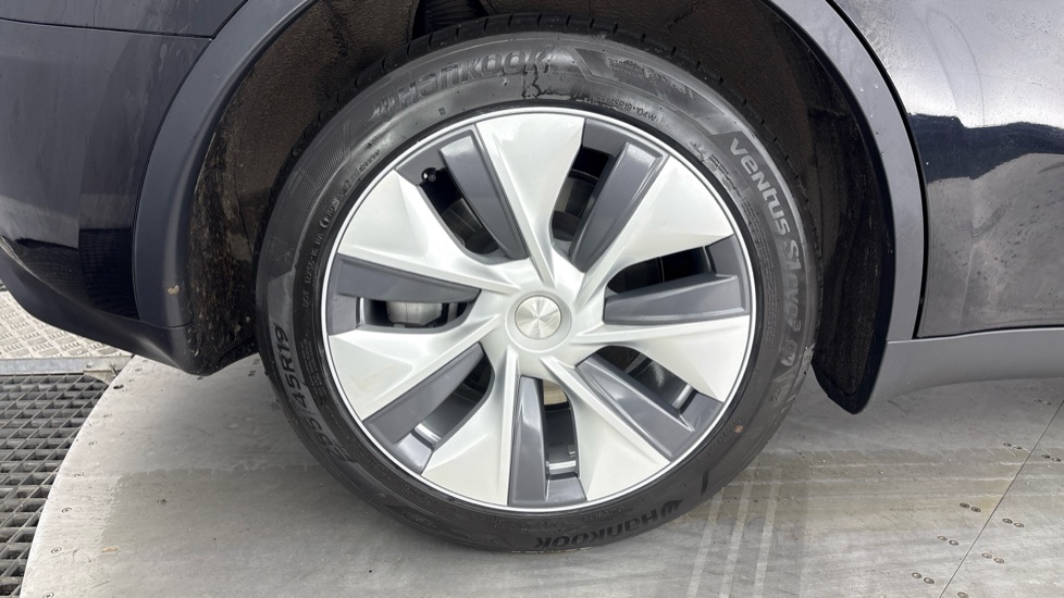 TESLA MODEL Y HATCHBACK Long Range AWD 5dr Auto