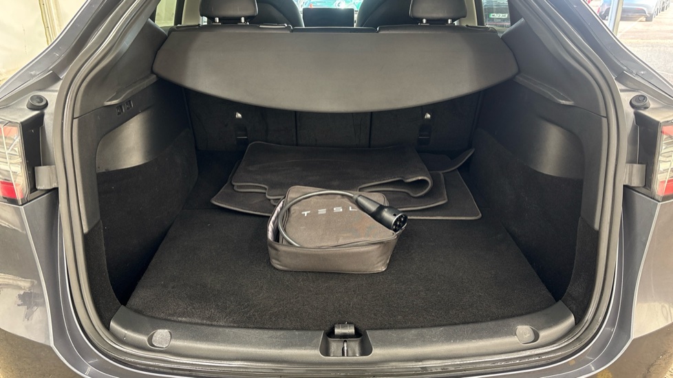 TESLA MODEL Y HATCHBACK Long Range AWD 5dr Auto