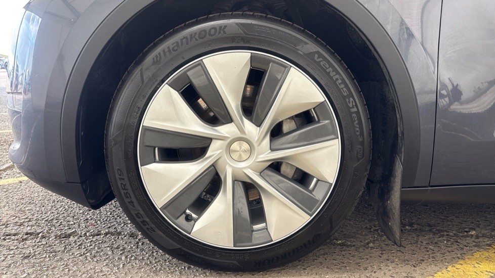 TESLA MODEL Y HATCHBACK Long Range AWD 5dr Auto
