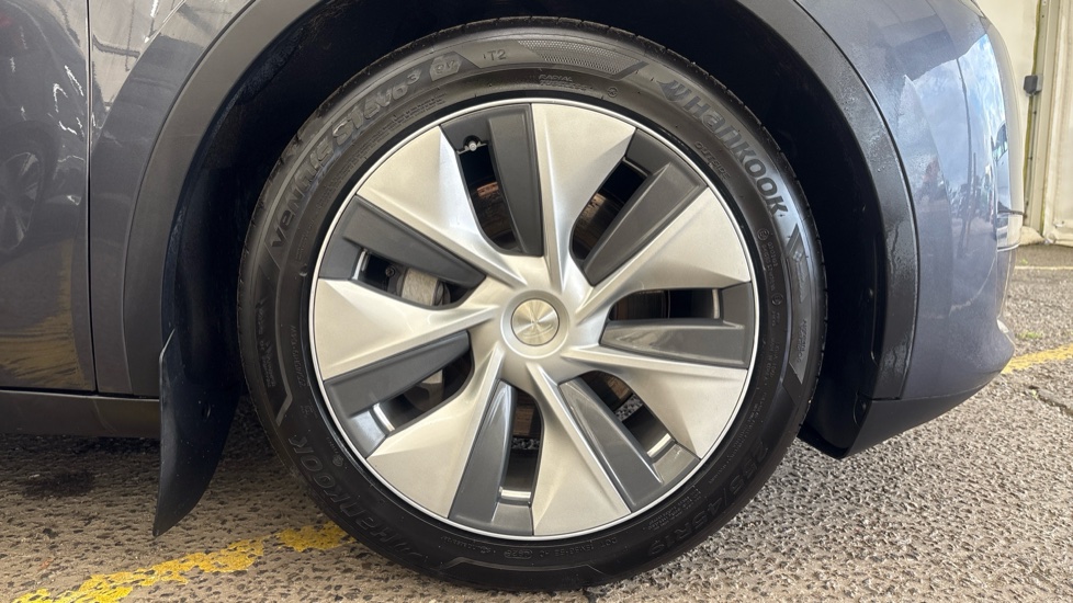 TESLA MODEL Y HATCHBACK Long Range AWD 5dr Auto