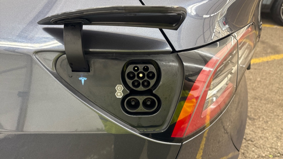 TESLA MODEL Y HATCHBACK Long Range AWD 5dr Auto