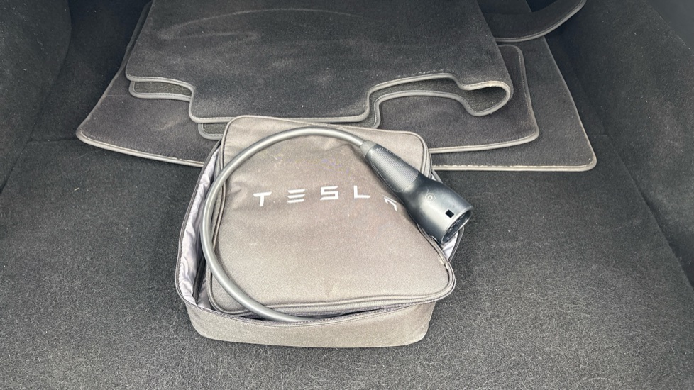 TESLA MODEL Y HATCHBACK Long Range AWD 5dr Auto