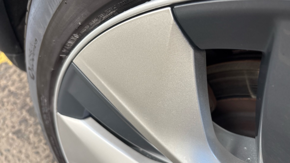 TESLA MODEL Y HATCHBACK Long Range AWD 5dr Auto