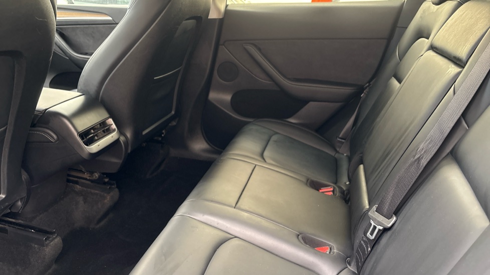 TESLA MODEL Y HATCHBACK Long Range AWD 5dr Auto