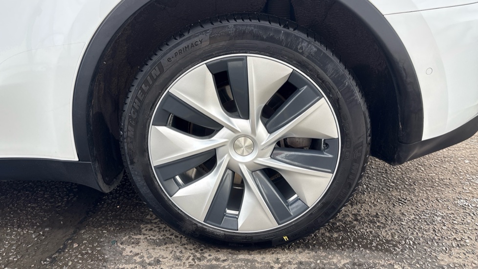 TESLA MODEL Y HATCHBACK Long Range AWD 5dr Auto