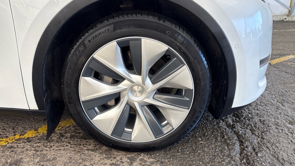 TESLA MODEL Y HATCHBACK Long Range AWD 5dr Auto