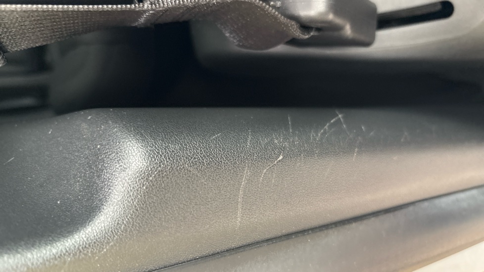 TESLA MODEL Y scuff