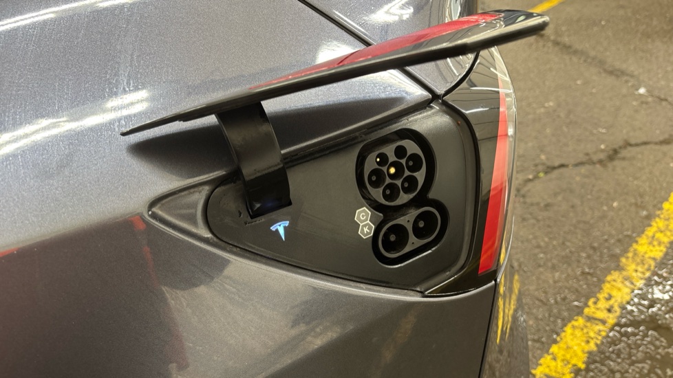 TESLA MODEL Y HATCHBACK Long Range AWD 5dr Auto