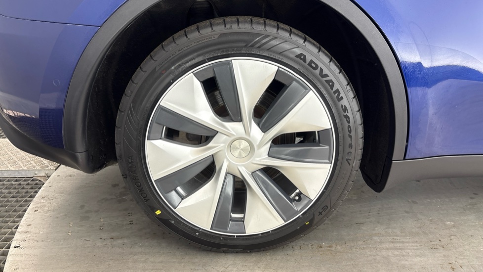 TESLA MODEL Y HATCHBACK Long Range AWD 5dr Auto