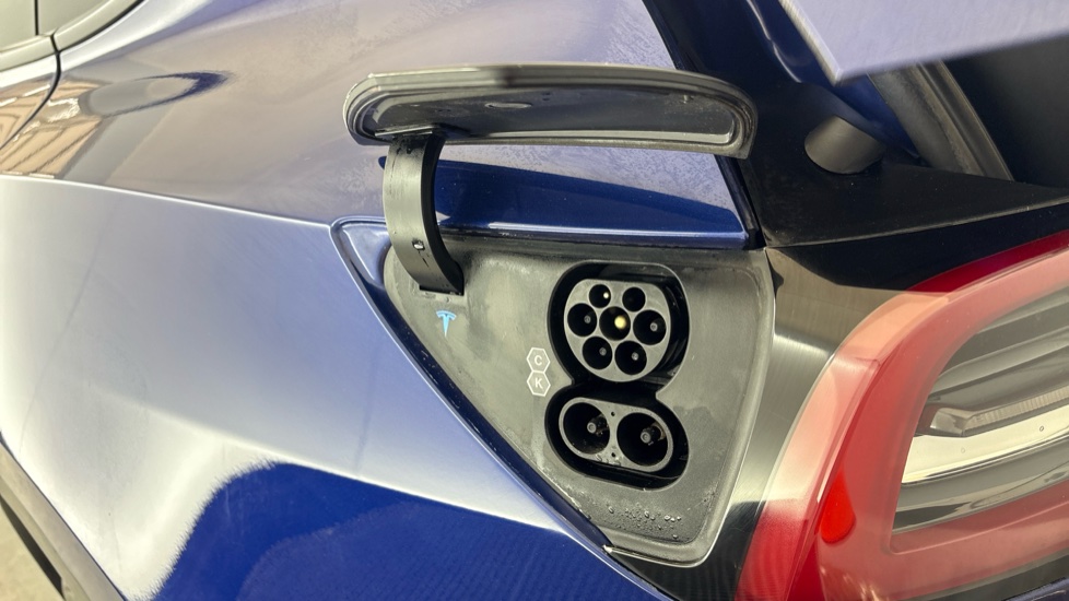TESLA MODEL Y HATCHBACK Long Range AWD 5dr Auto