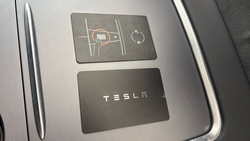 TESLA MODEL Y HATCHBACK Long Range AWD 5dr Auto