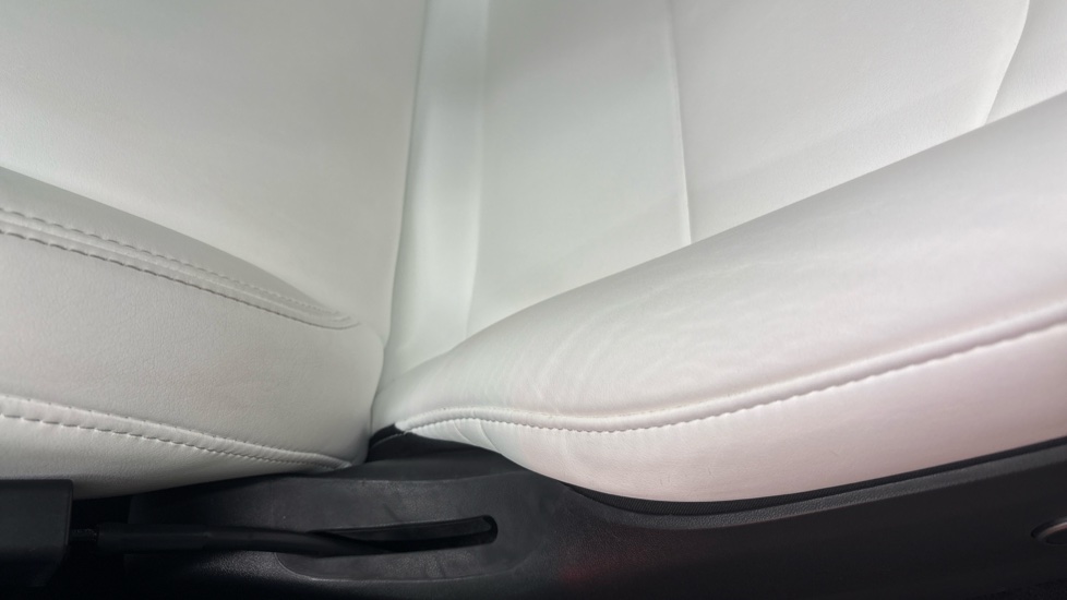 TESLA MODEL Y Worn/stained