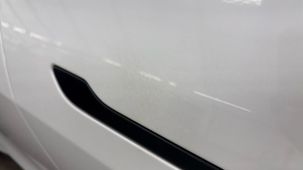TESLA MODEL Y Scratches