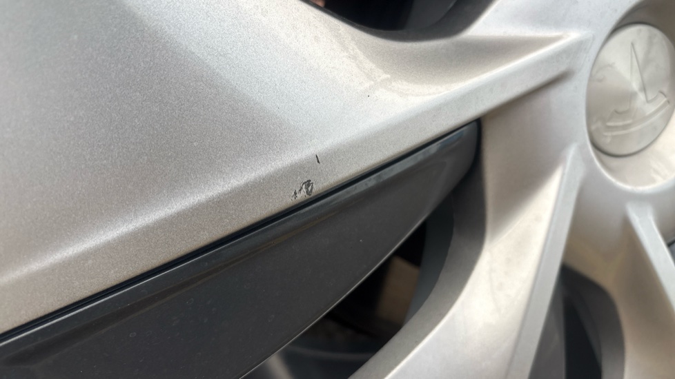 TESLA MODEL Y Scuff
