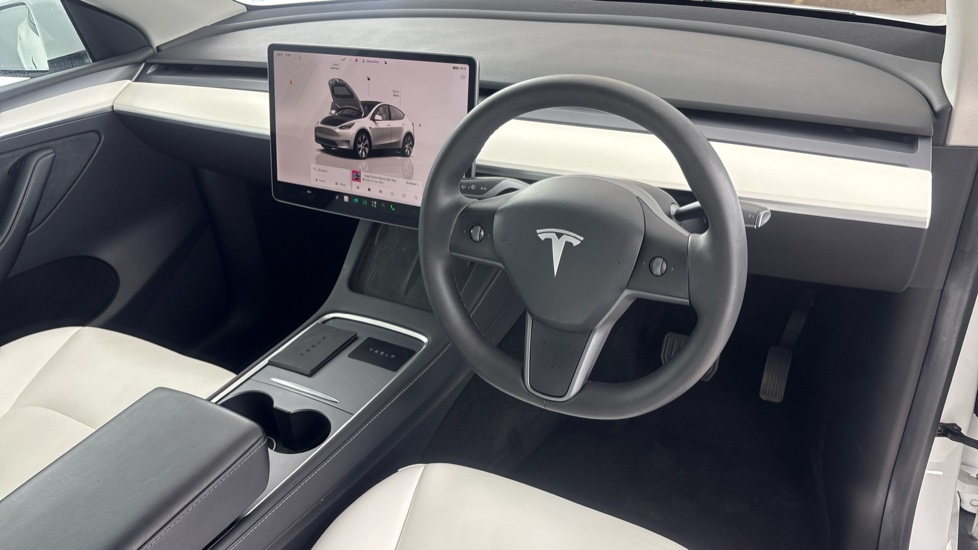 TESLA MODEL Y Image 9