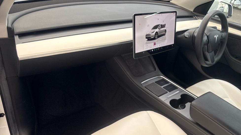 TESLA MODEL Y Image 10