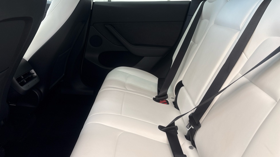TESLA MODEL Y Image 14
